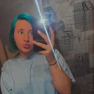 Meet your Posher, Cassie